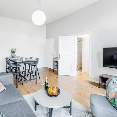 Franz By Zeitraum 4* Prague