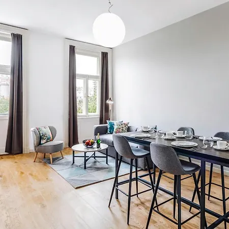 Franz By Zeitraum 4* Prague